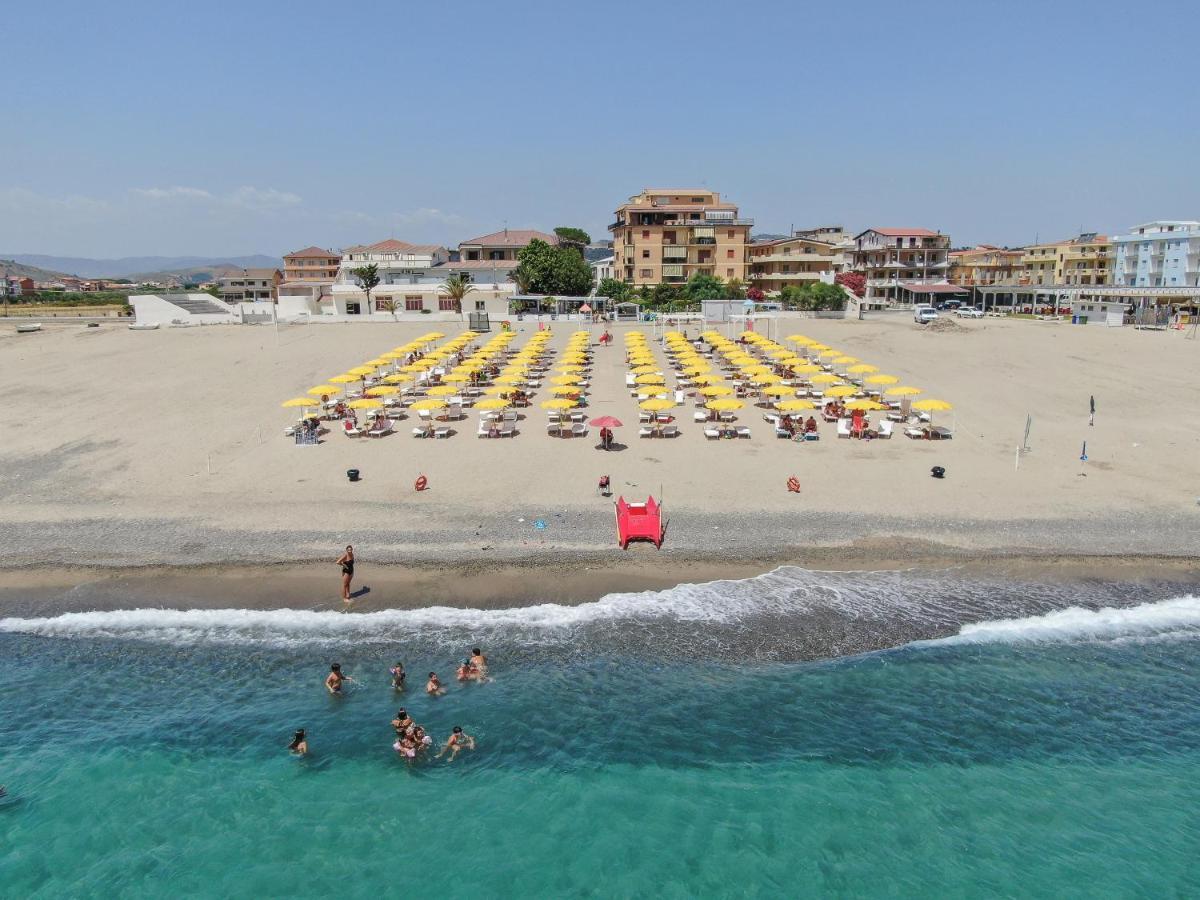 Bluriva Hotel Cirò Marina Buitenkant foto