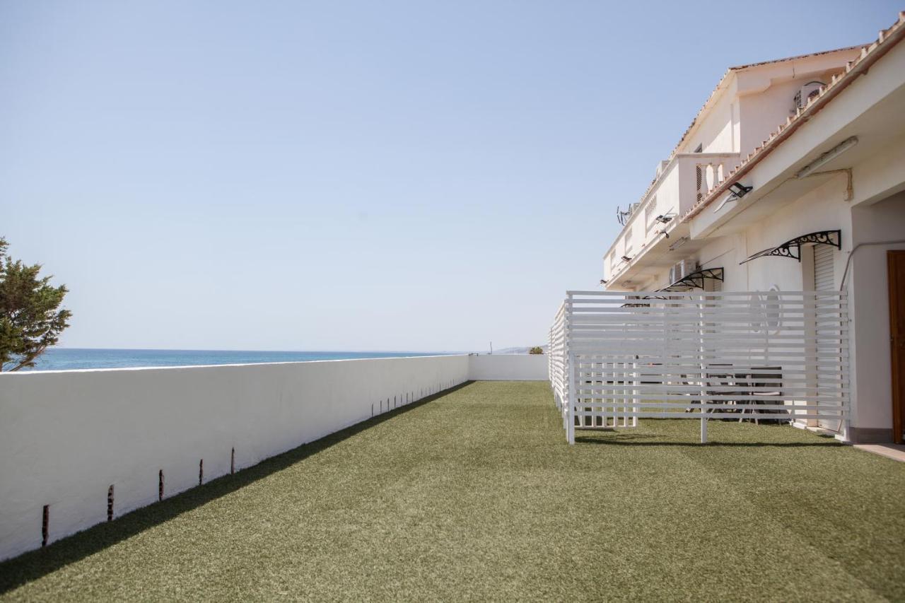 Bluriva Hotel Cirò Marina Buitenkant foto