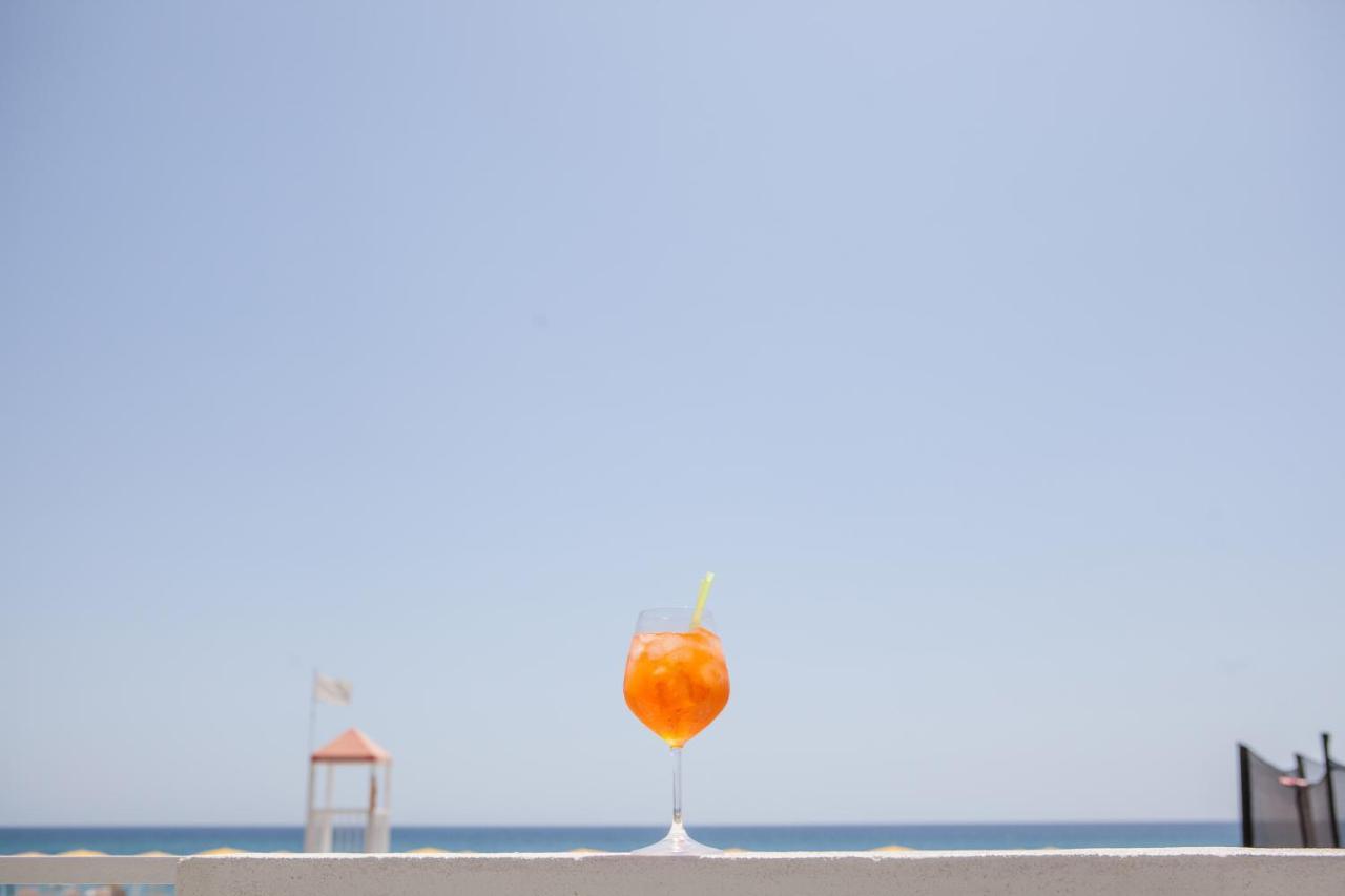 Bluriva Hotel Cirò Marina Buitenkant foto