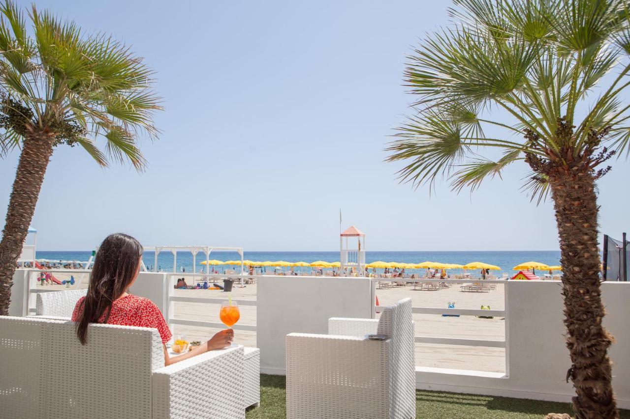 Bluriva Hotel Cirò Marina Buitenkant foto
