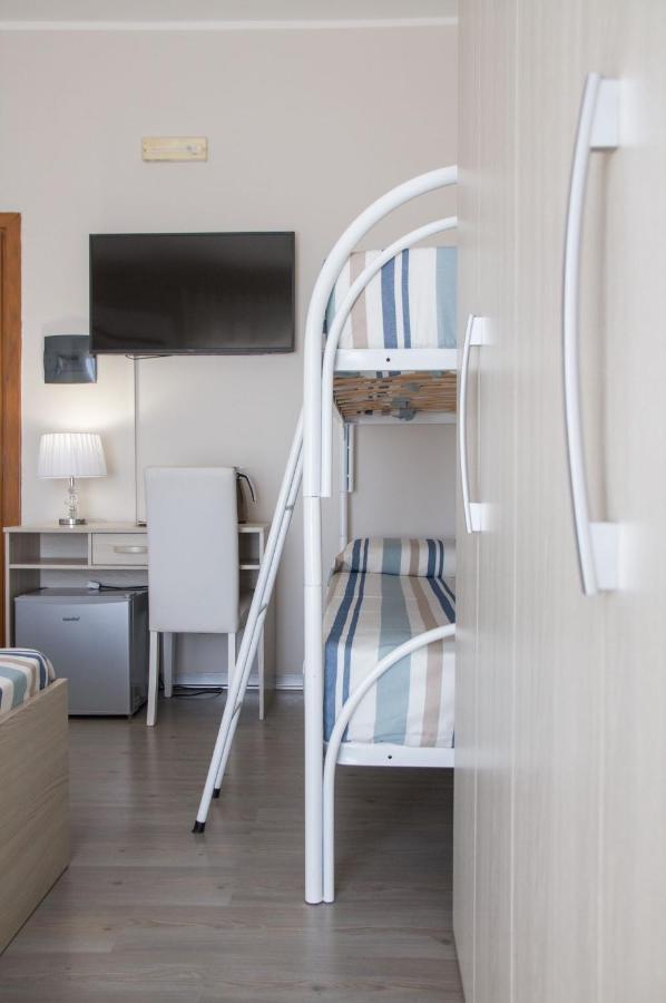 Bluriva Hotel Cirò Marina Buitenkant foto